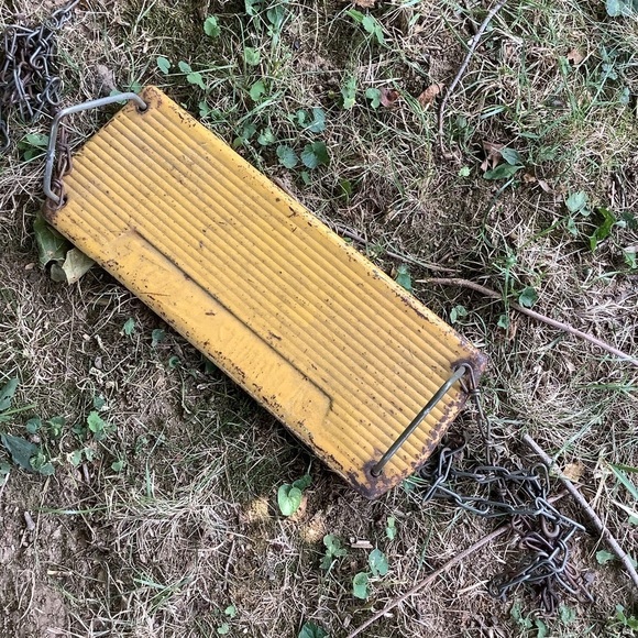 1950’s Vintage Metal Yellow Chippy Paint School Yard Swing Chains - Picture 5 of 8